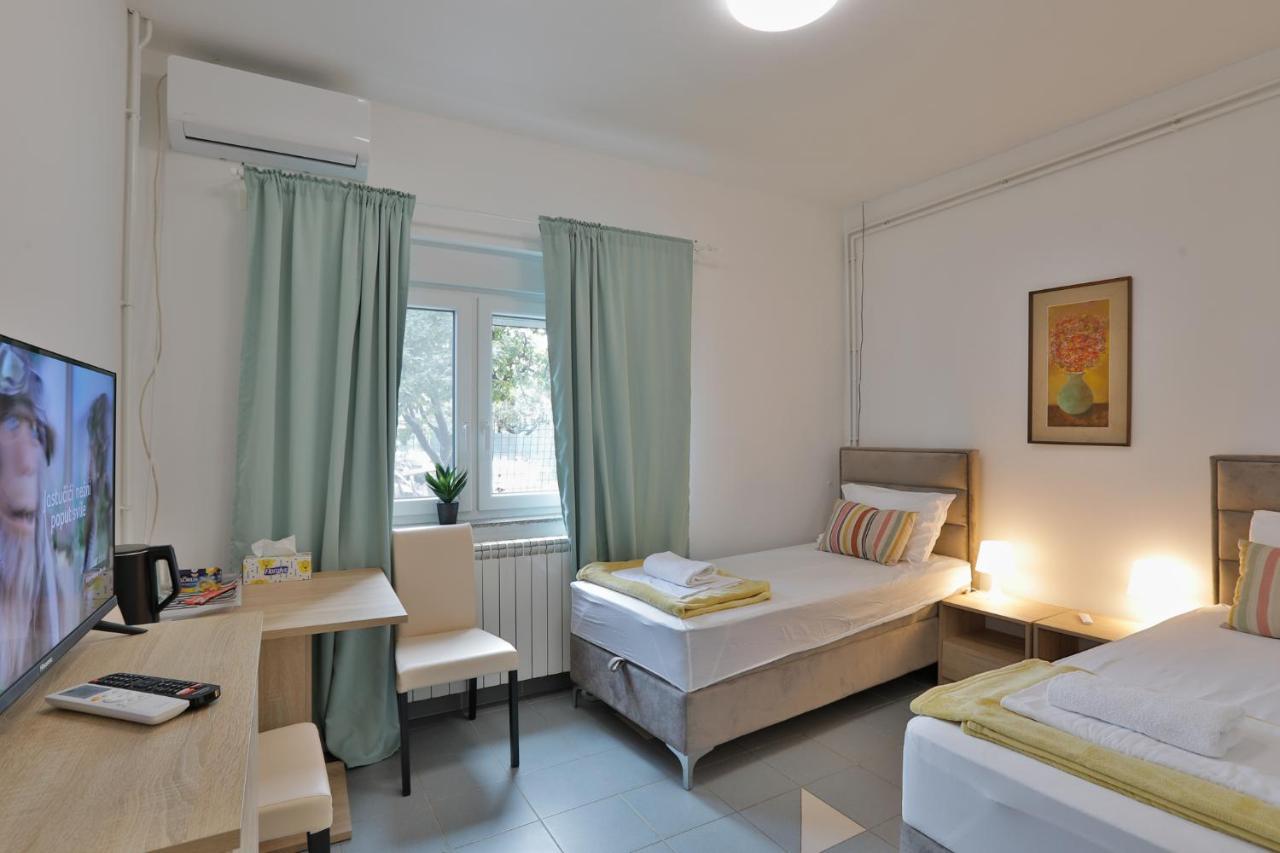 Aviator Apartments & Rooms Nikola Tesla Airport Belgrade Surčin Zewnętrze zdjęcie