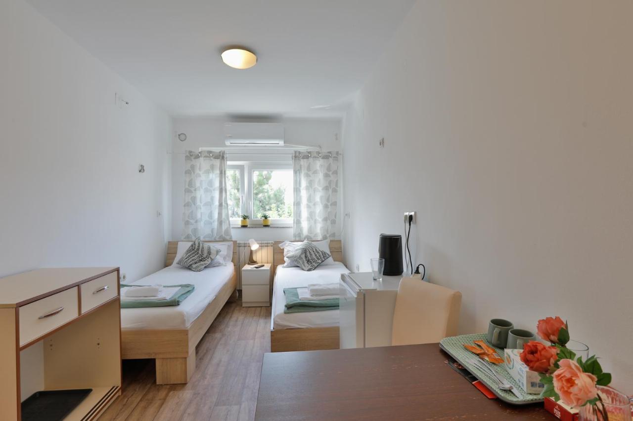 Aviator Apartments & Rooms Nikola Tesla Airport Belgrade Surčin Zewnętrze zdjęcie