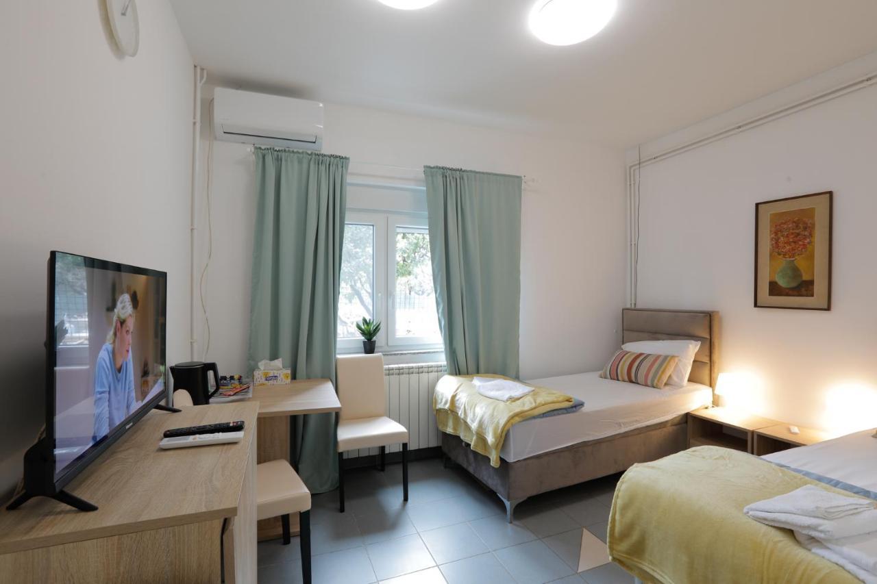 Aviator Apartments & Rooms Nikola Tesla Airport Belgrade Surčin Zewnętrze zdjęcie