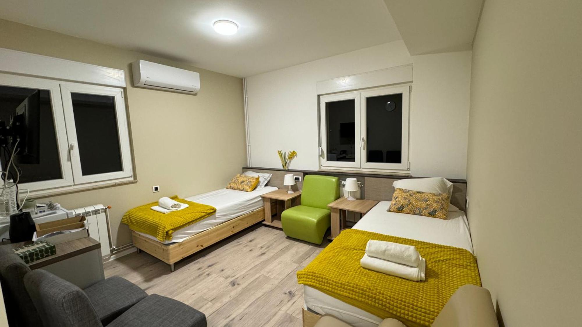 Aviator Apartments & Rooms Nikola Tesla Airport Belgrade Surčin Zewnętrze zdjęcie